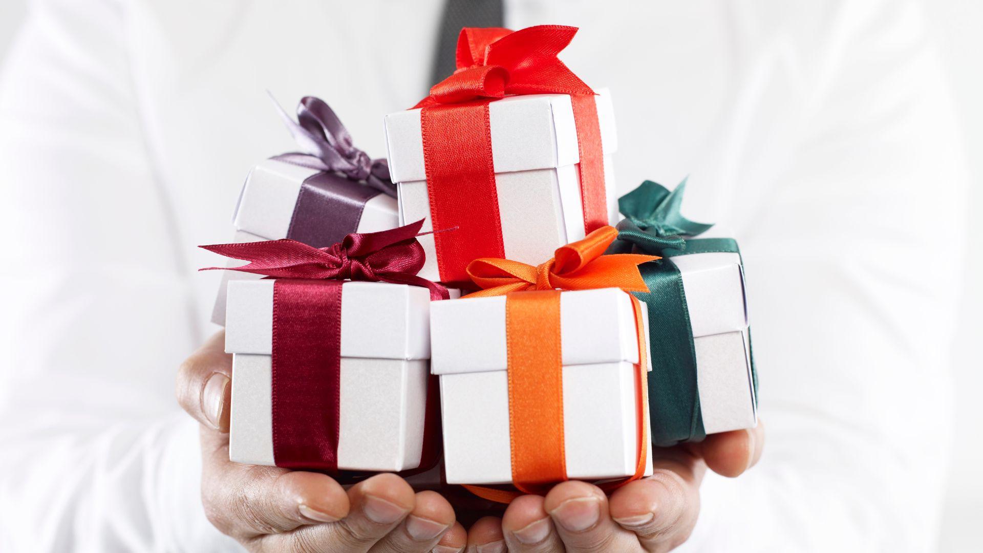 5 REASONS Why Corporate Gifting is Essential for Business Success