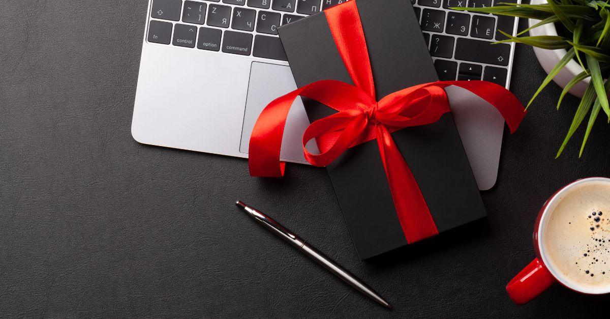 How to Create a Corporate Gifting Strategy That Aligns with Your Brand Values